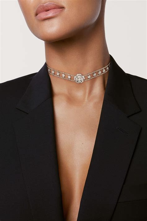 collier bouton chanel|bouton de camélia choker.